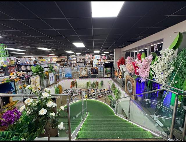 2,195M² RETAIL TO LET IN LONEHILL